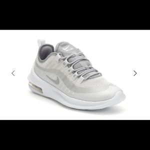Women’s Nike Air Max Axis!